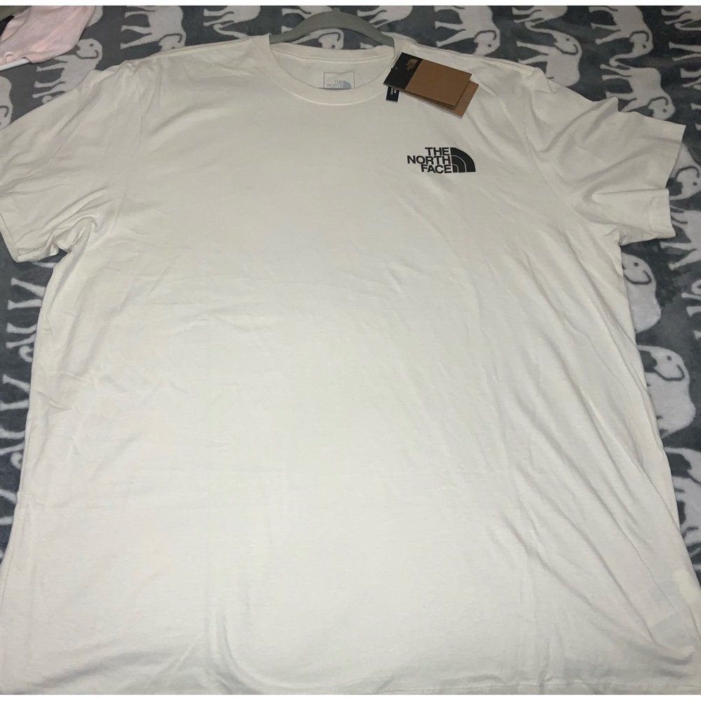 NWT THE NORTH FACE men’s off-white shirt.  Size XXL.
